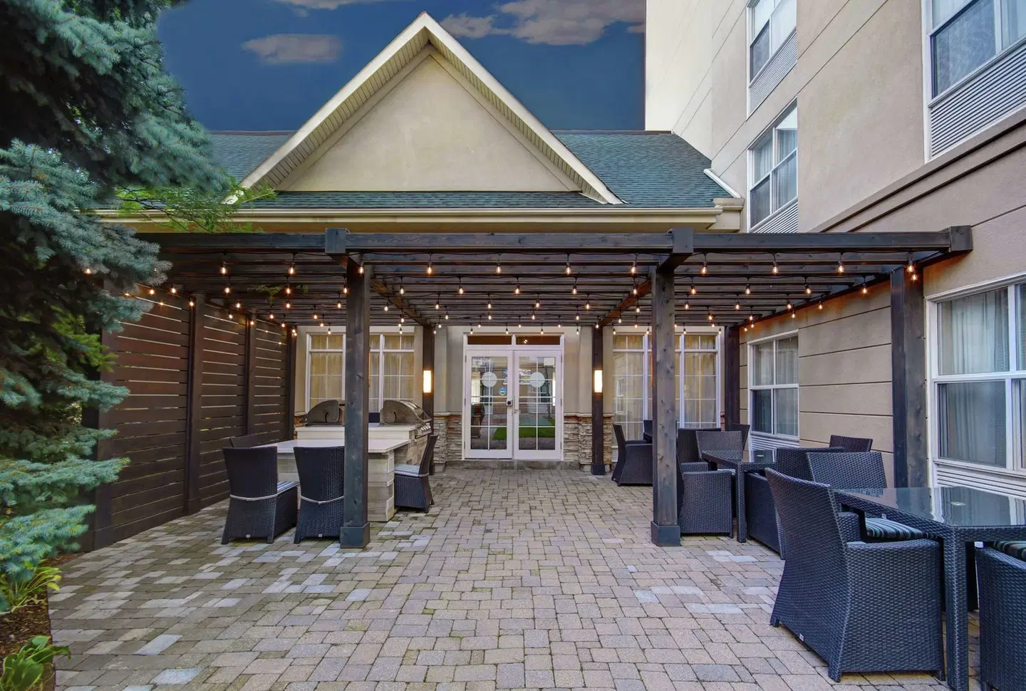 Homewood Suites by Hilton Burlington Terrasse