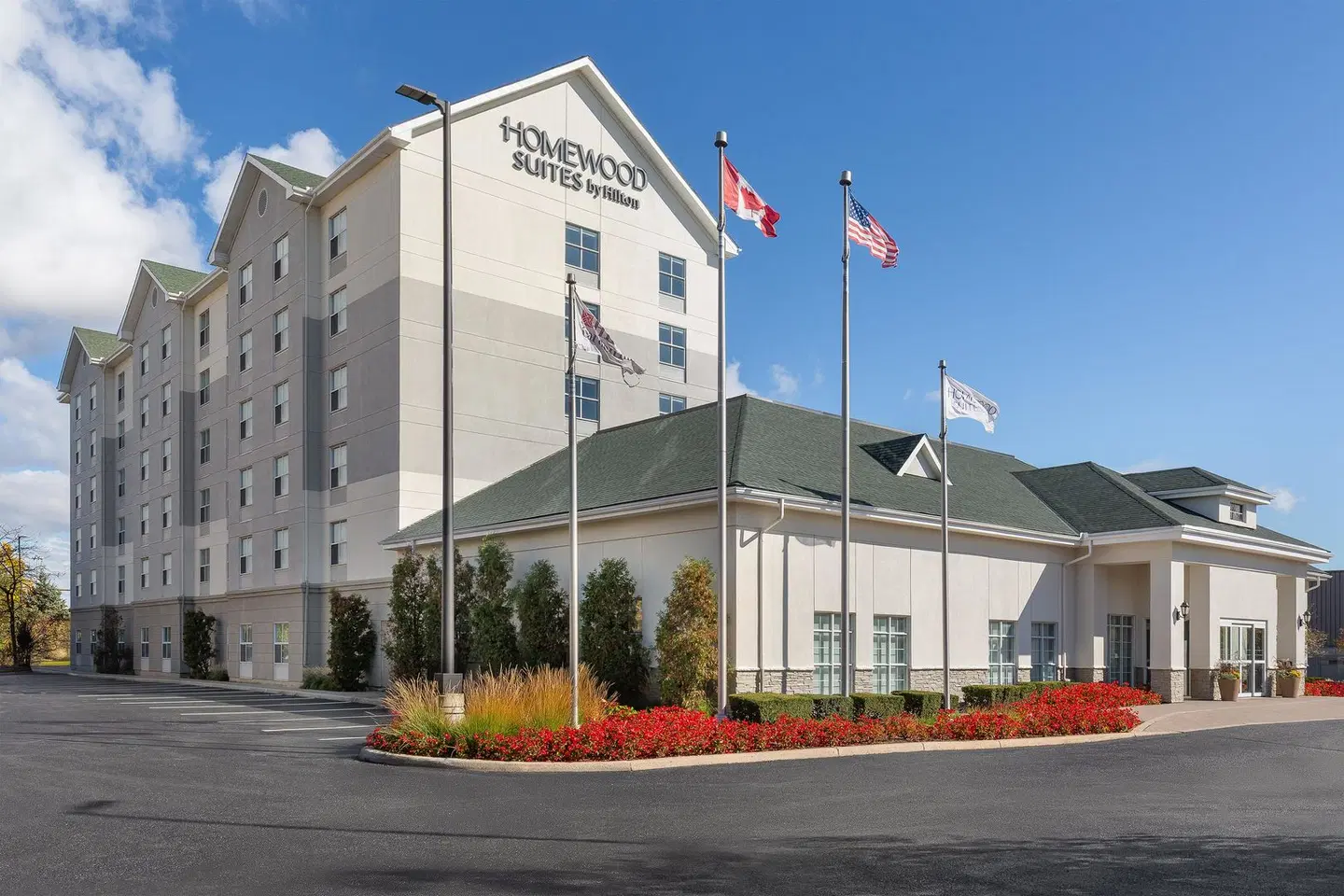 Homewood Suites by Hilton Burlington EXTERIOR