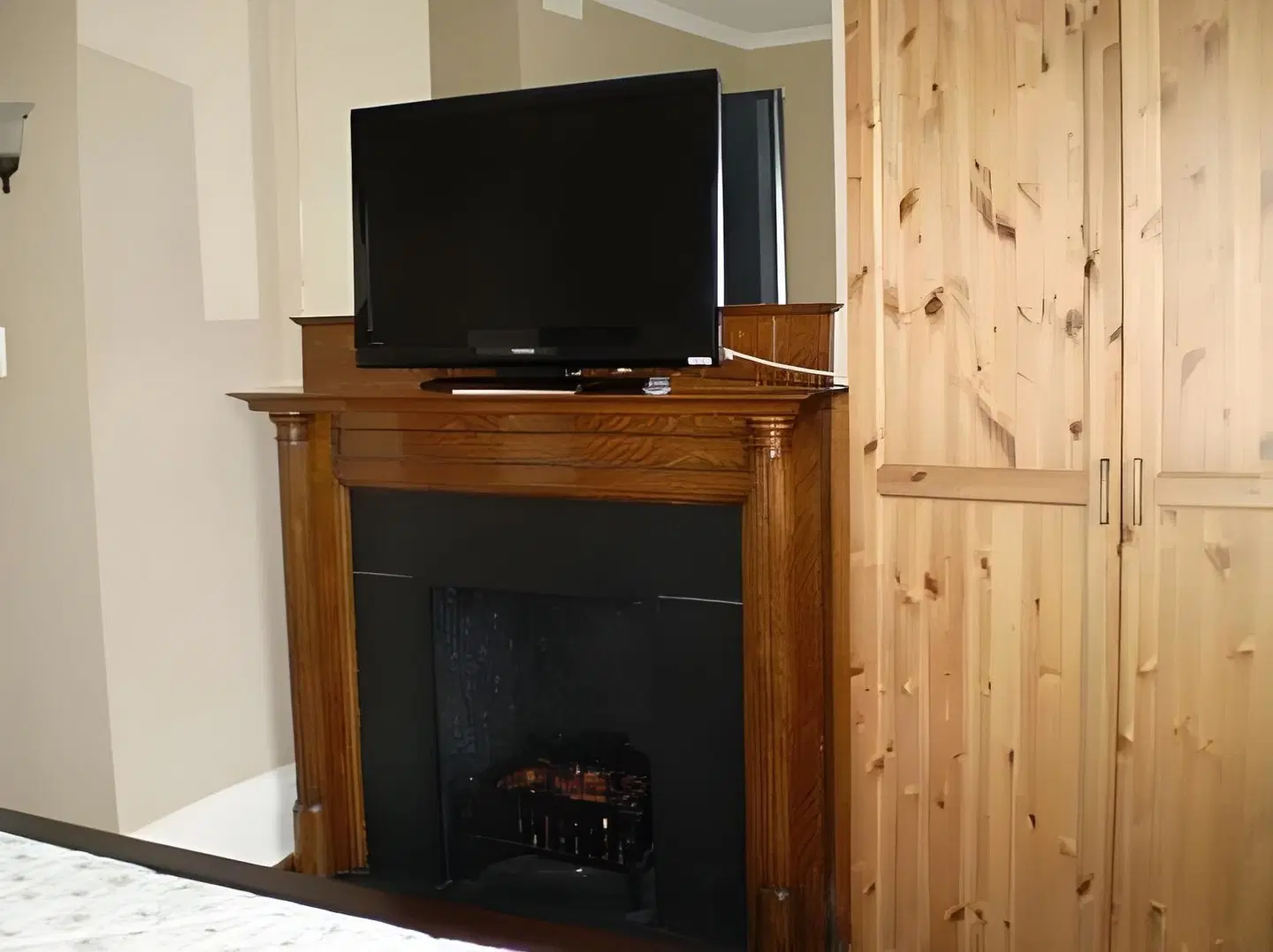The Century House Bed and Breakfast Ottawa ROOM_EXAMPLE