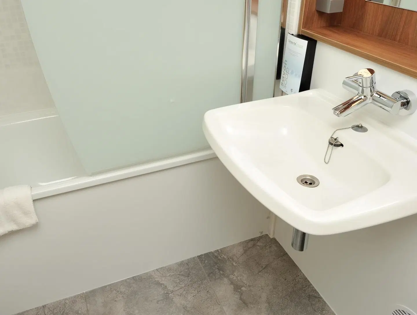 Campanile Pont-à-Mousson BATHROOM