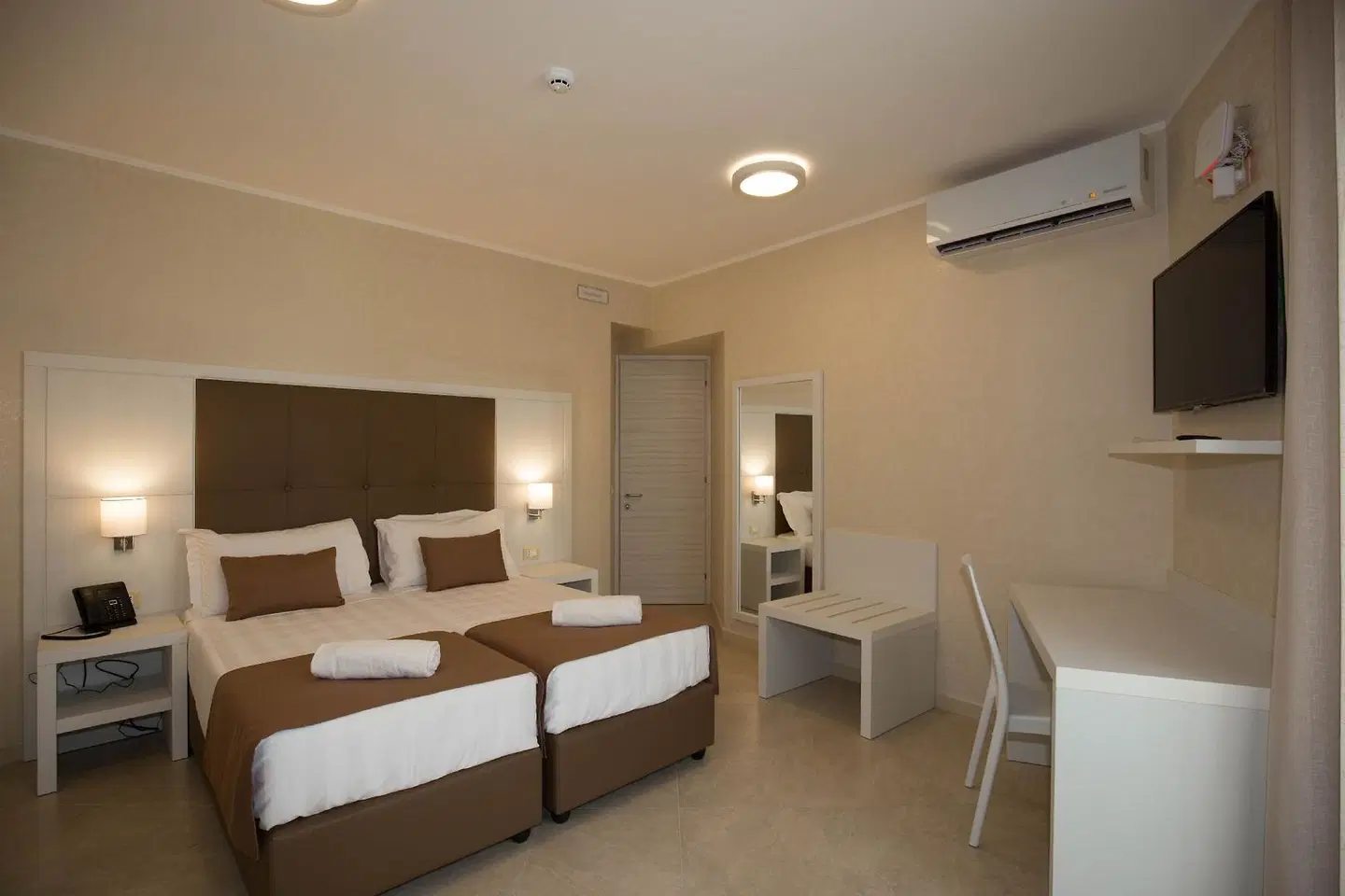 La Serenissima Hotel ROOM_EXAMPLE