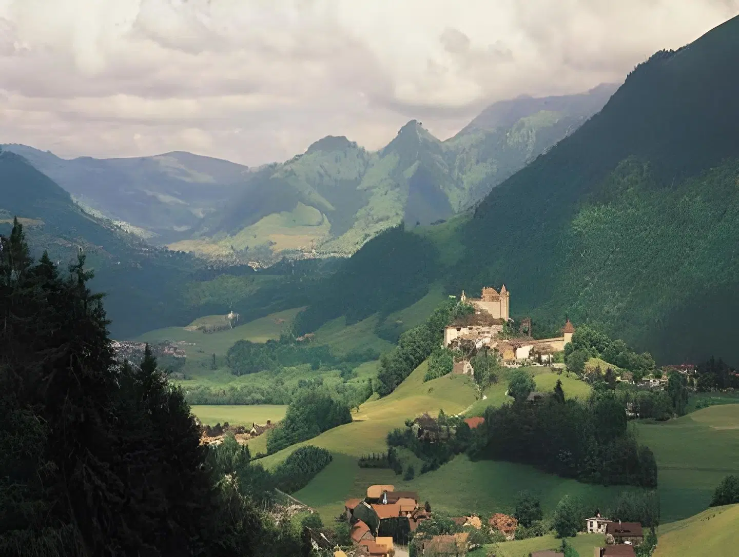 Hôtel de Gruyères LANDSCAPE