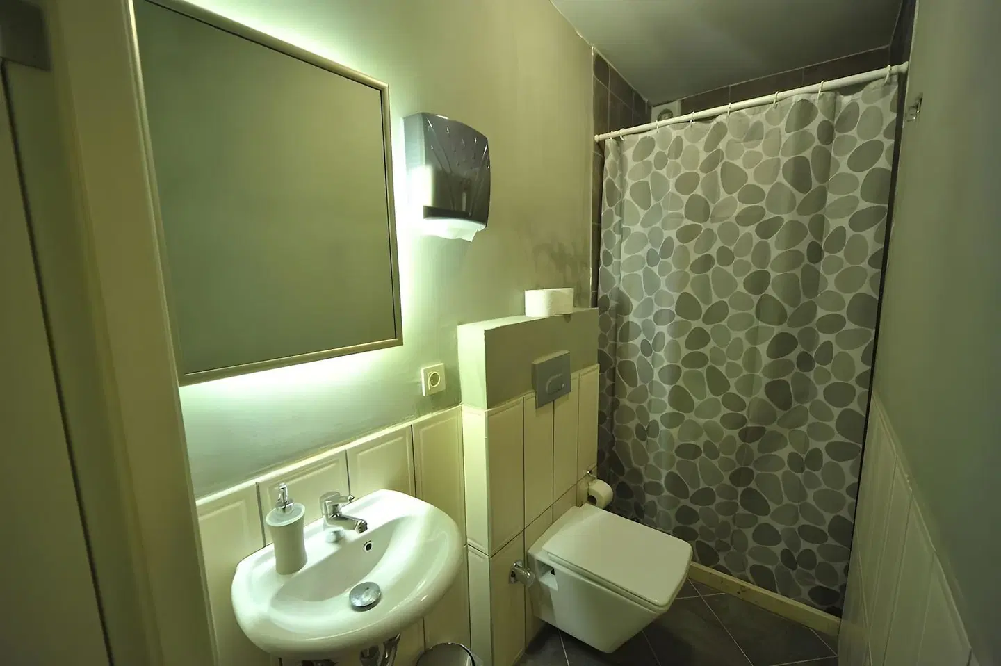 BellaVista Hostel & Studios Badezimmer
