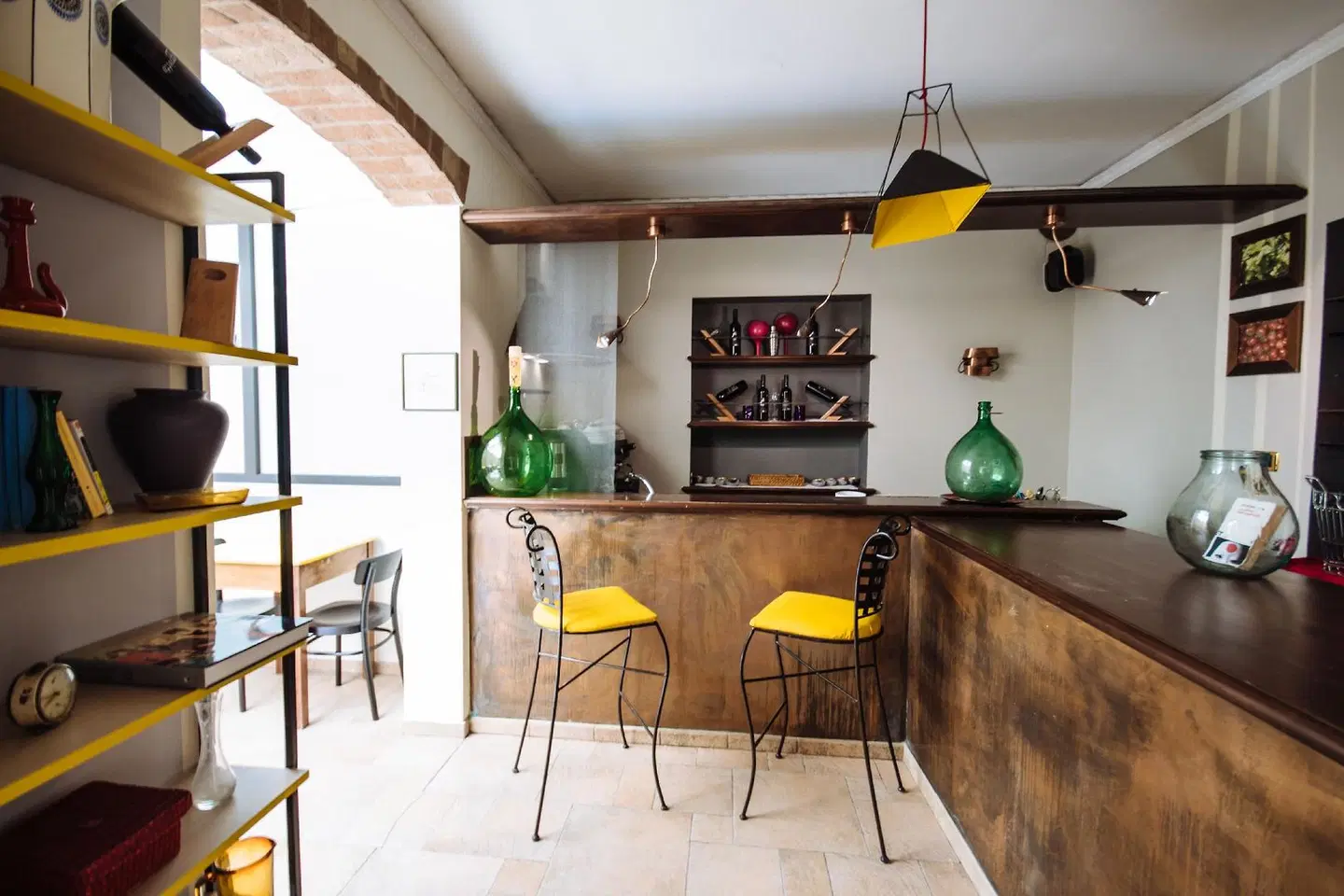 Boutique B&B Vintage Bar