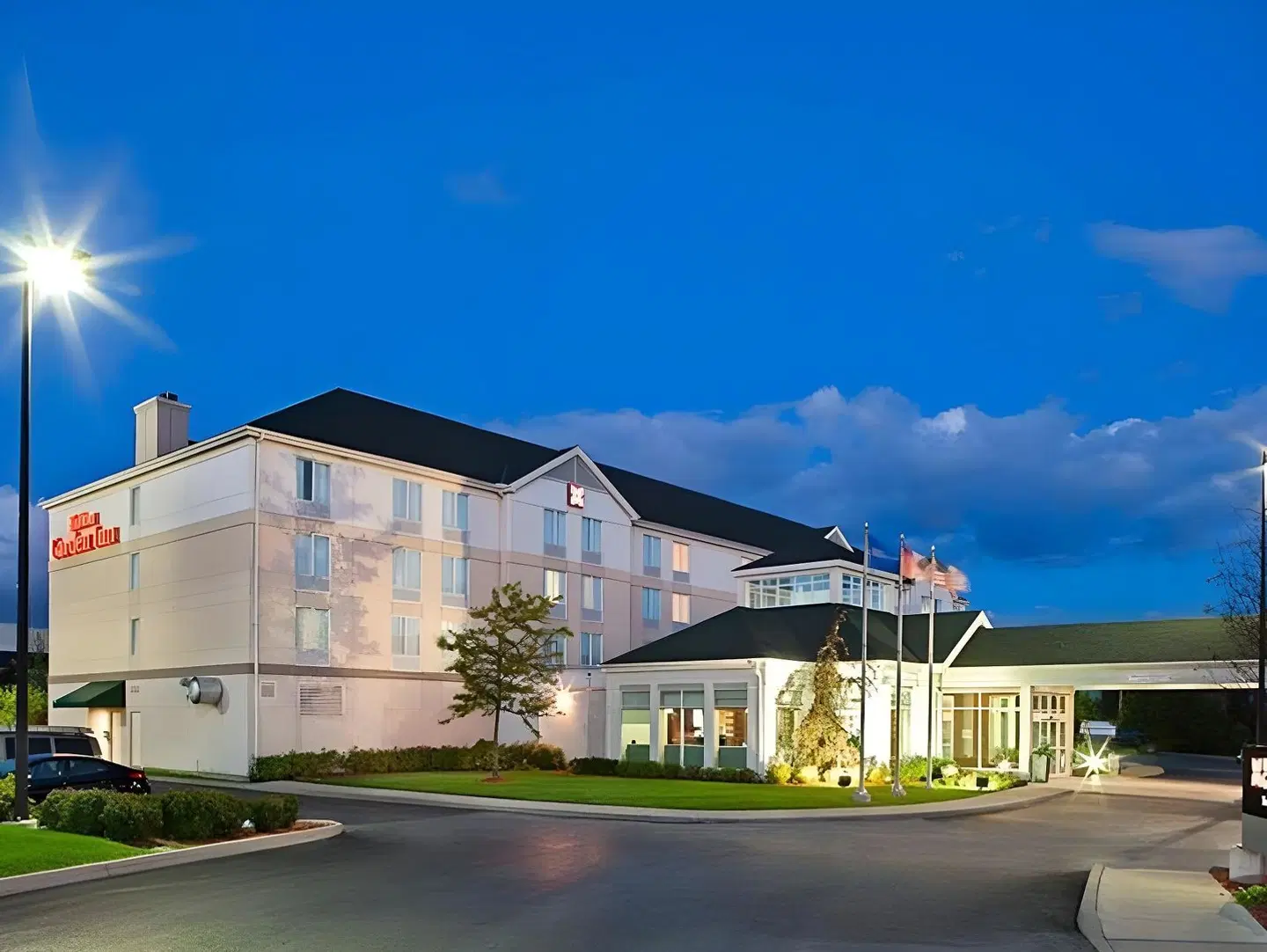 Hilton Garden Inn Toronto/Oakville EXTERIOR