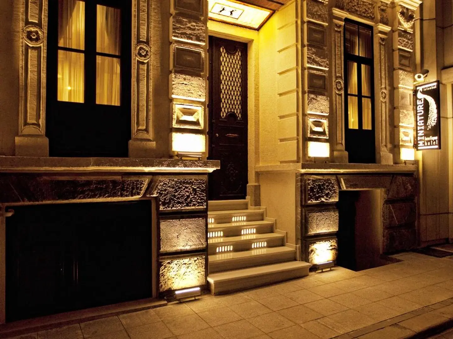 Miniature EXTERIOR