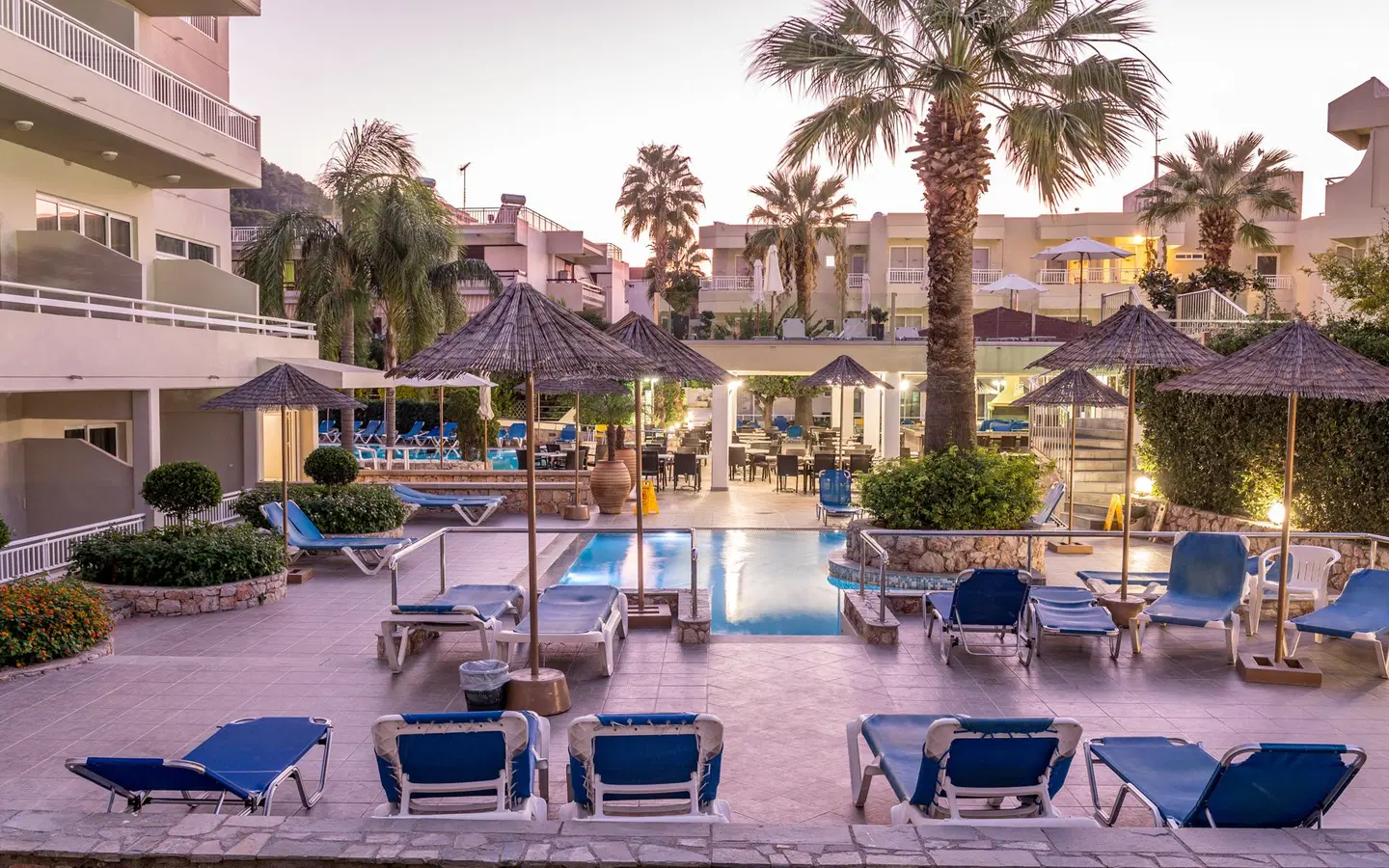 Poseidonia Apartments Terrasse