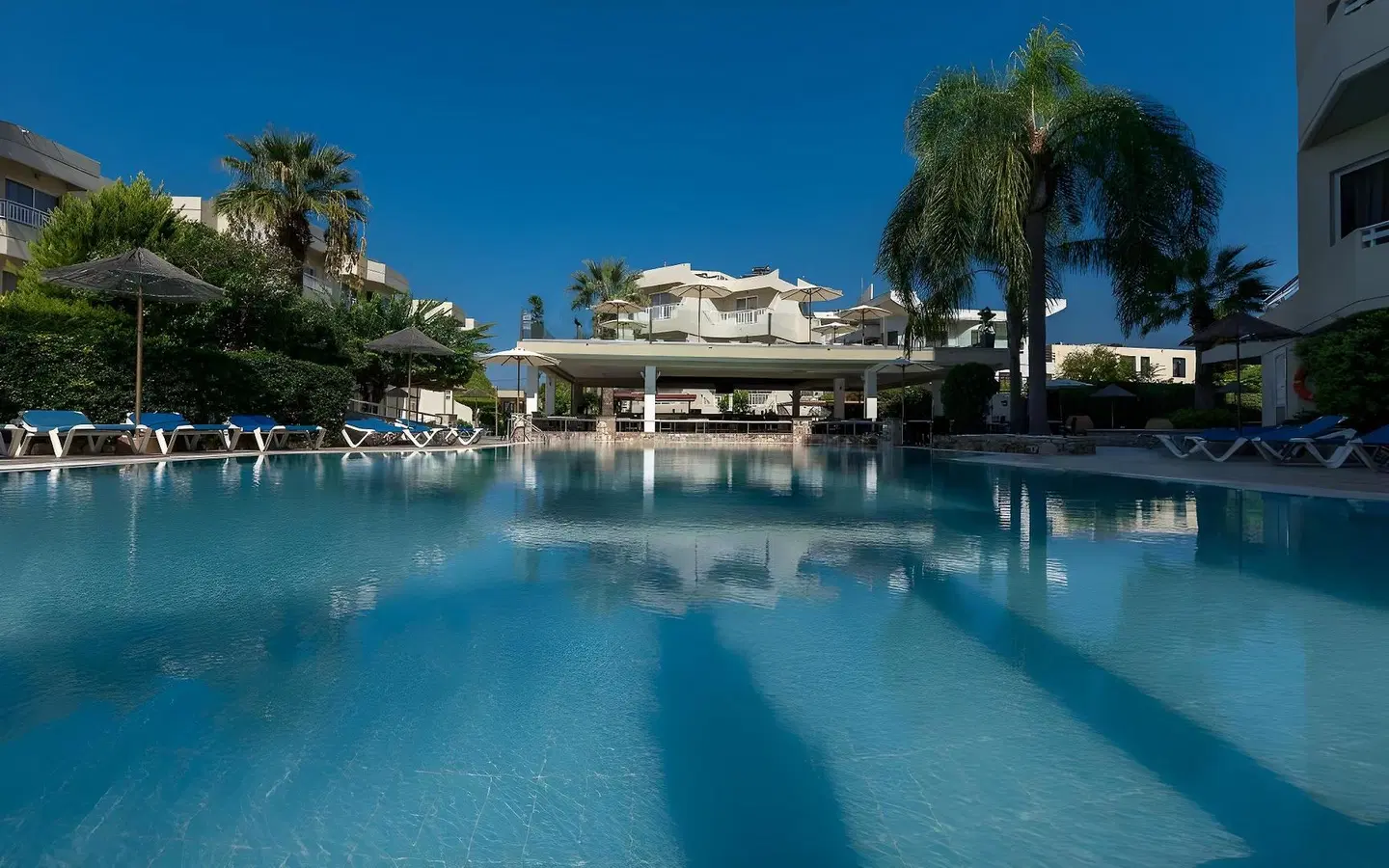 Poseidonia Apartments OUTDOOR_POOL