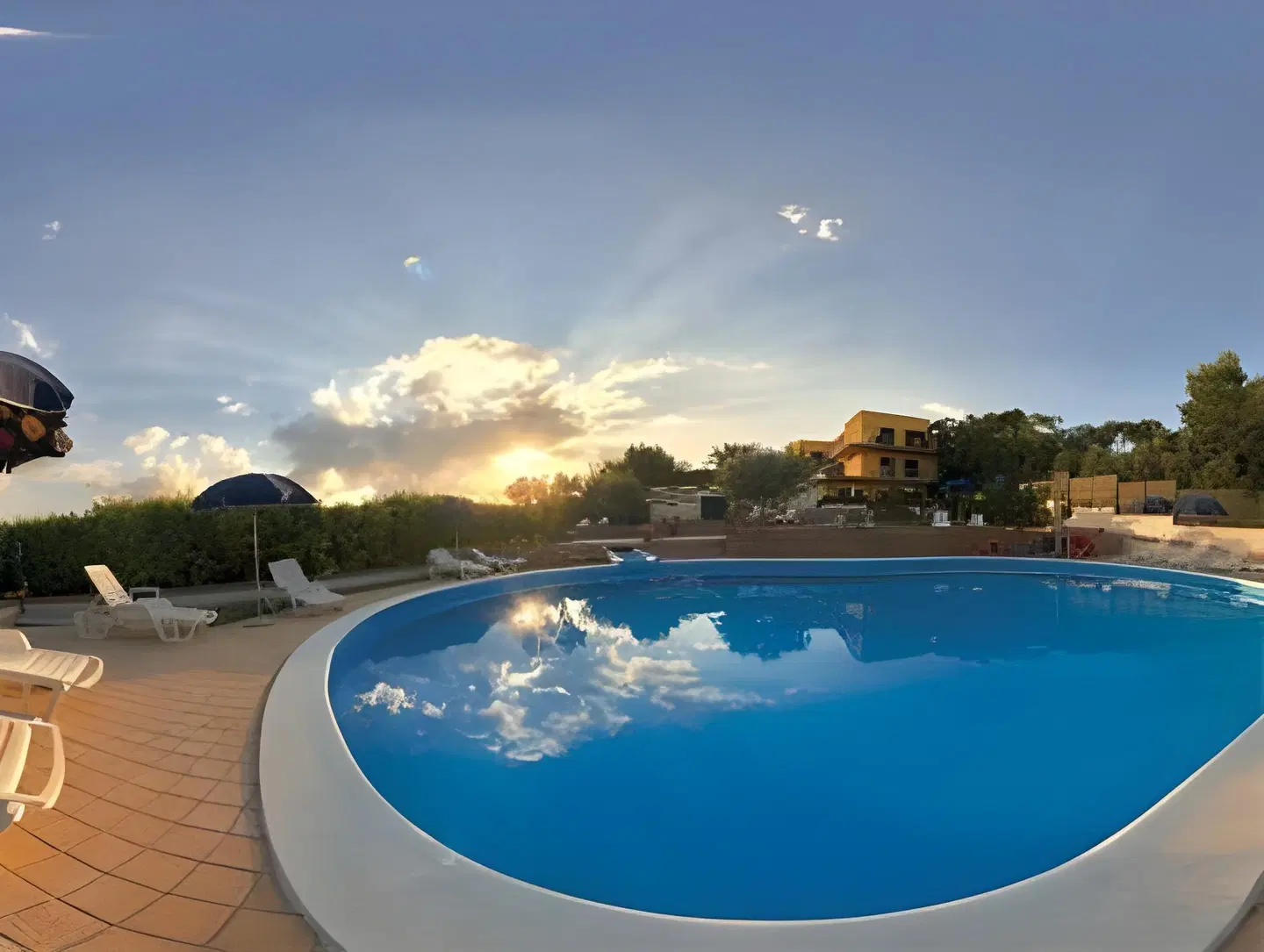 Le Cave OUTDOOR_POOL