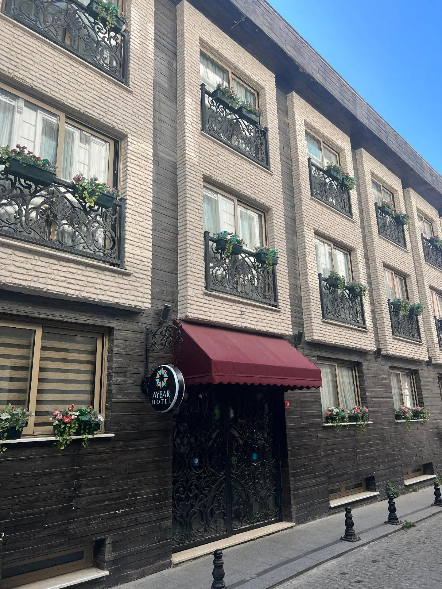 Aybar Hotel EXTERIOR