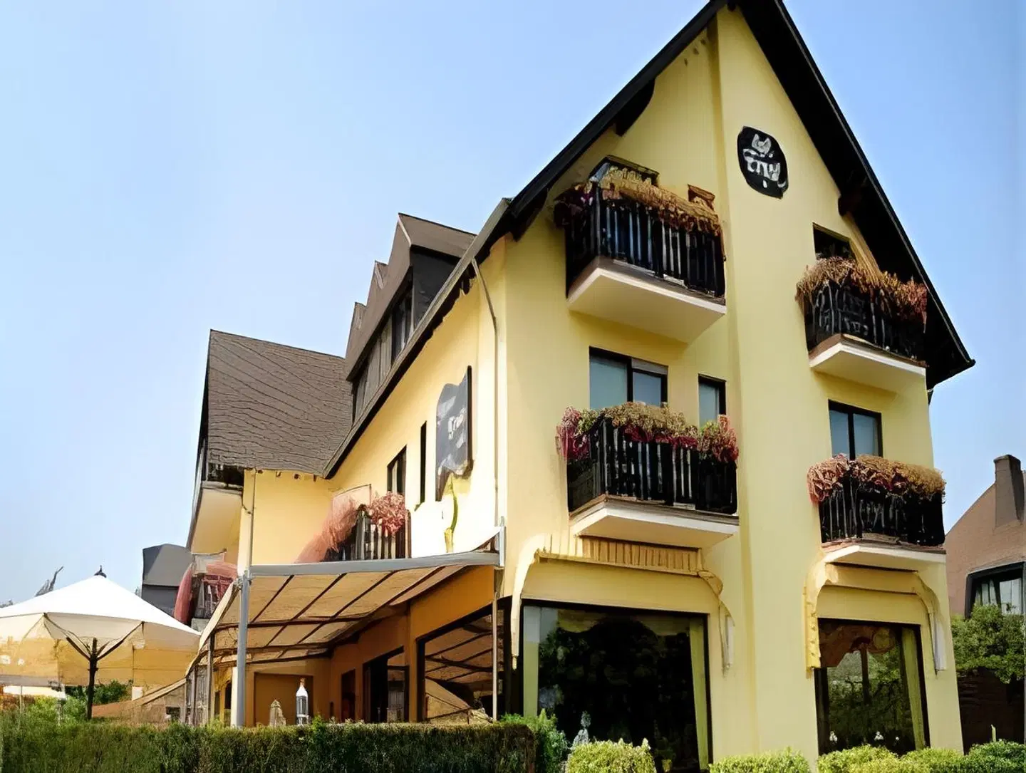 Ernst EXTERIOR
