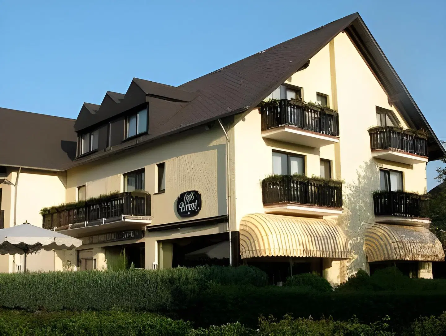 Ernst EXTERIOR