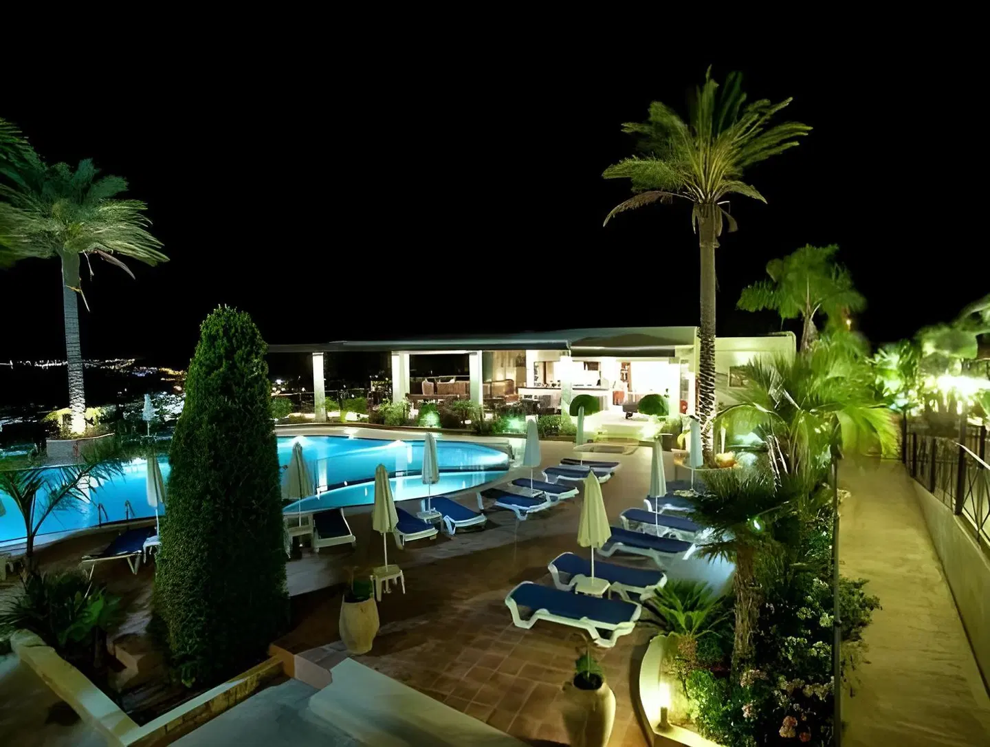 Pefkos Blue Restaurant