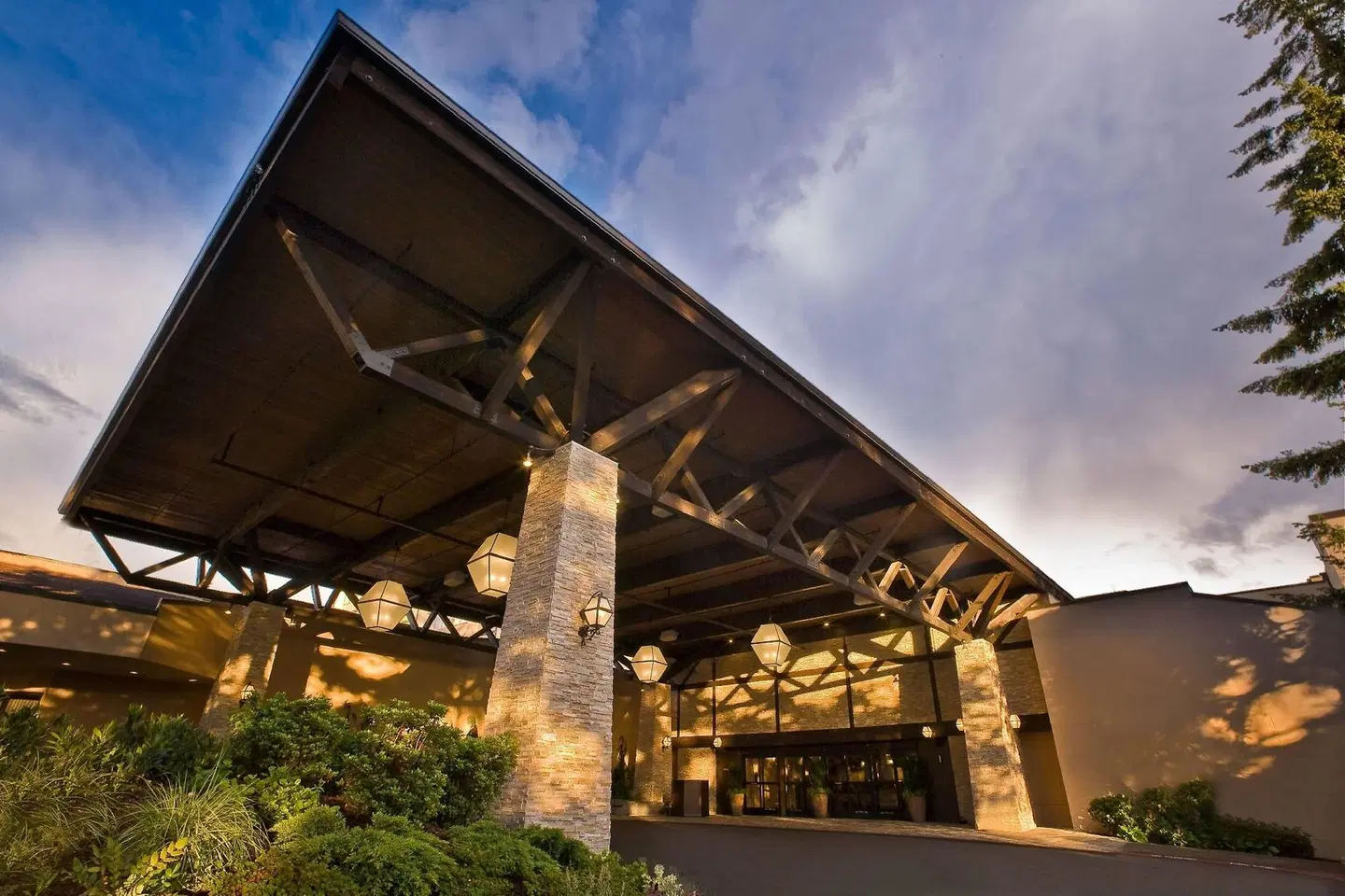 Seattle Airport Marriott EXTERIOR