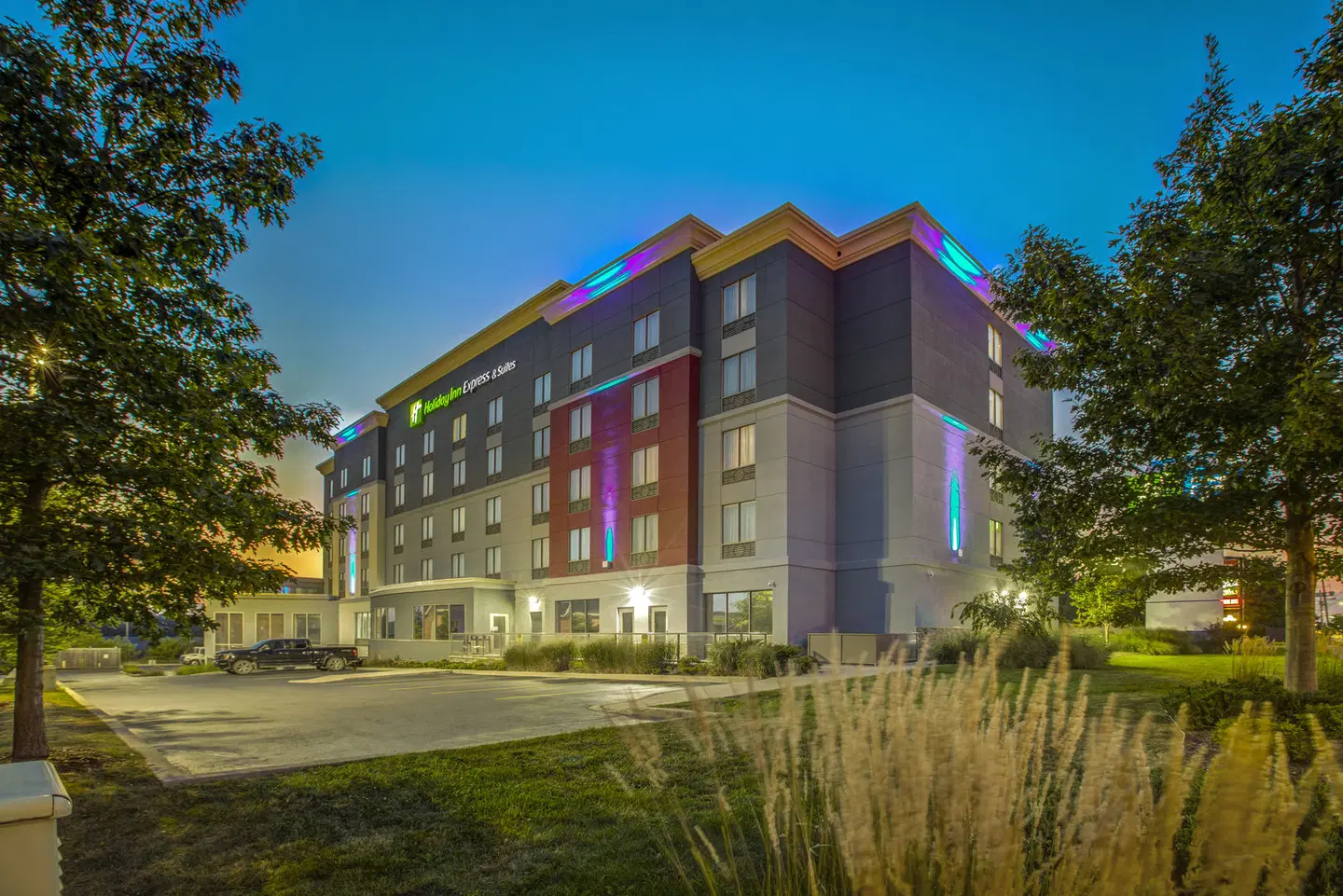 Holiday Inn Express & Suites Woodstock South by IHG EXTERIOR