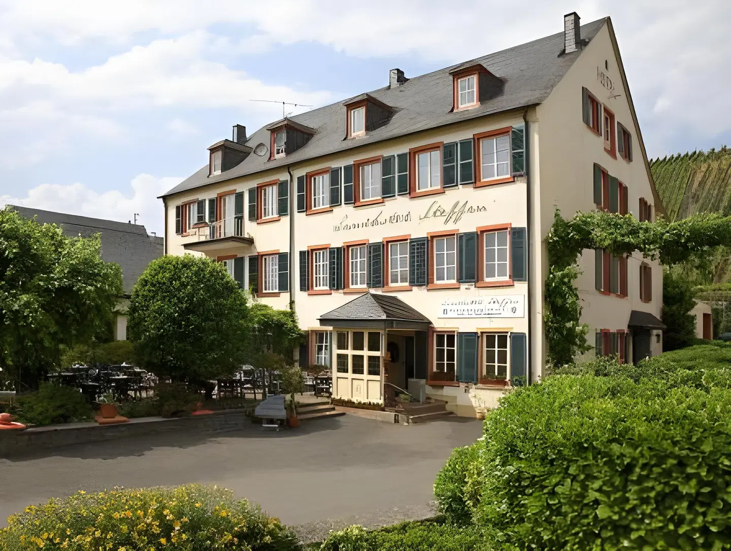 Steffen EXTERIOR