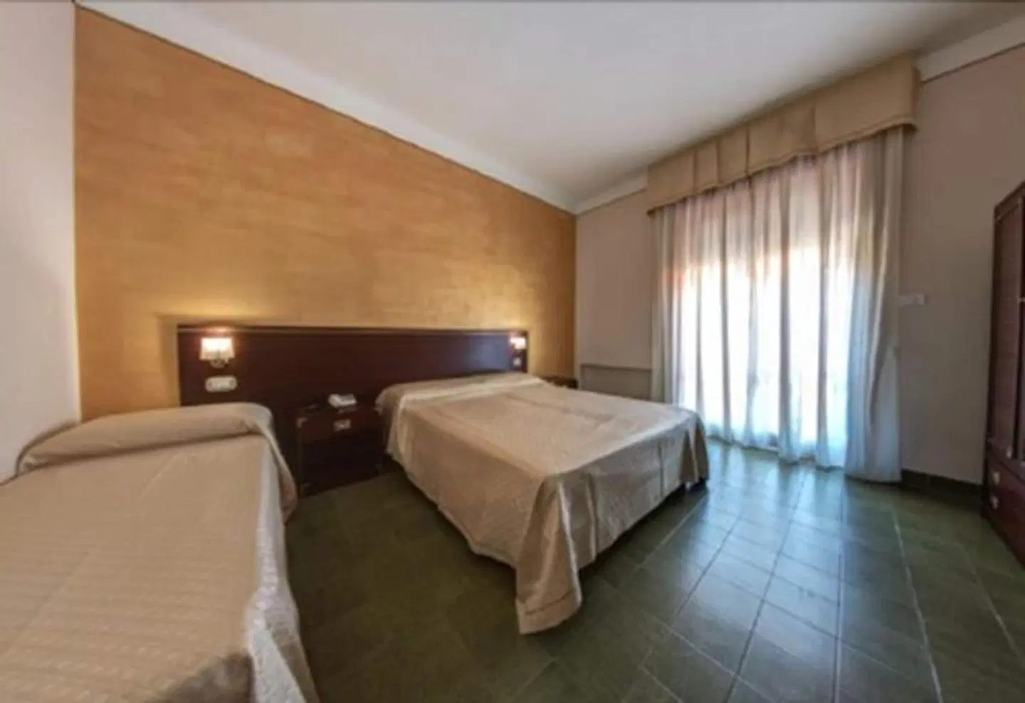 Hotel America ROOM_EXAMPLE