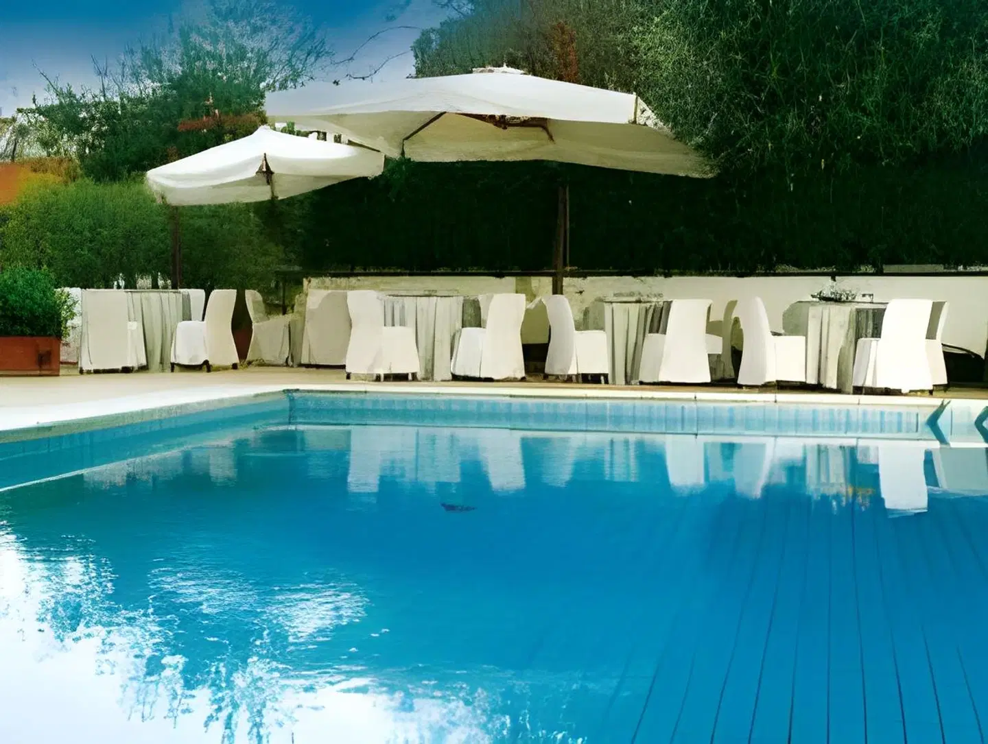 Marad OUTDOOR_POOL