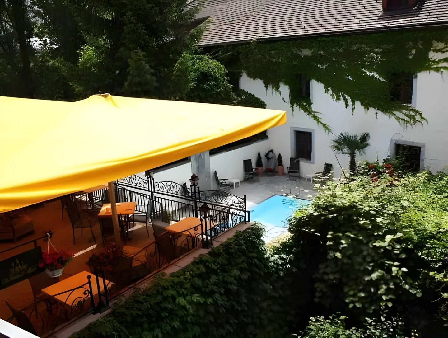 Baslertor OUTDOOR_POOL