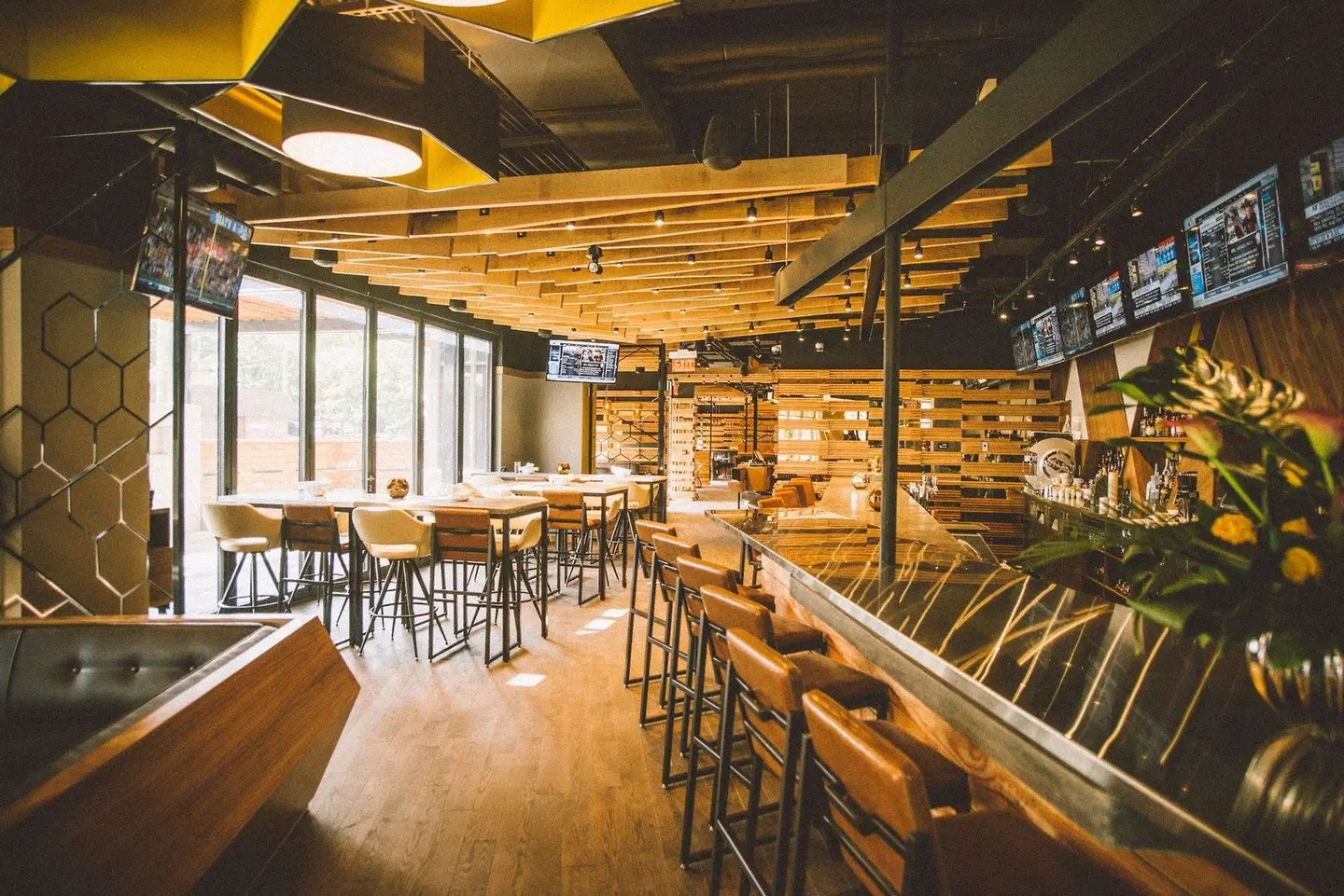 Delta Hotels by Marriott Waterloo Bar