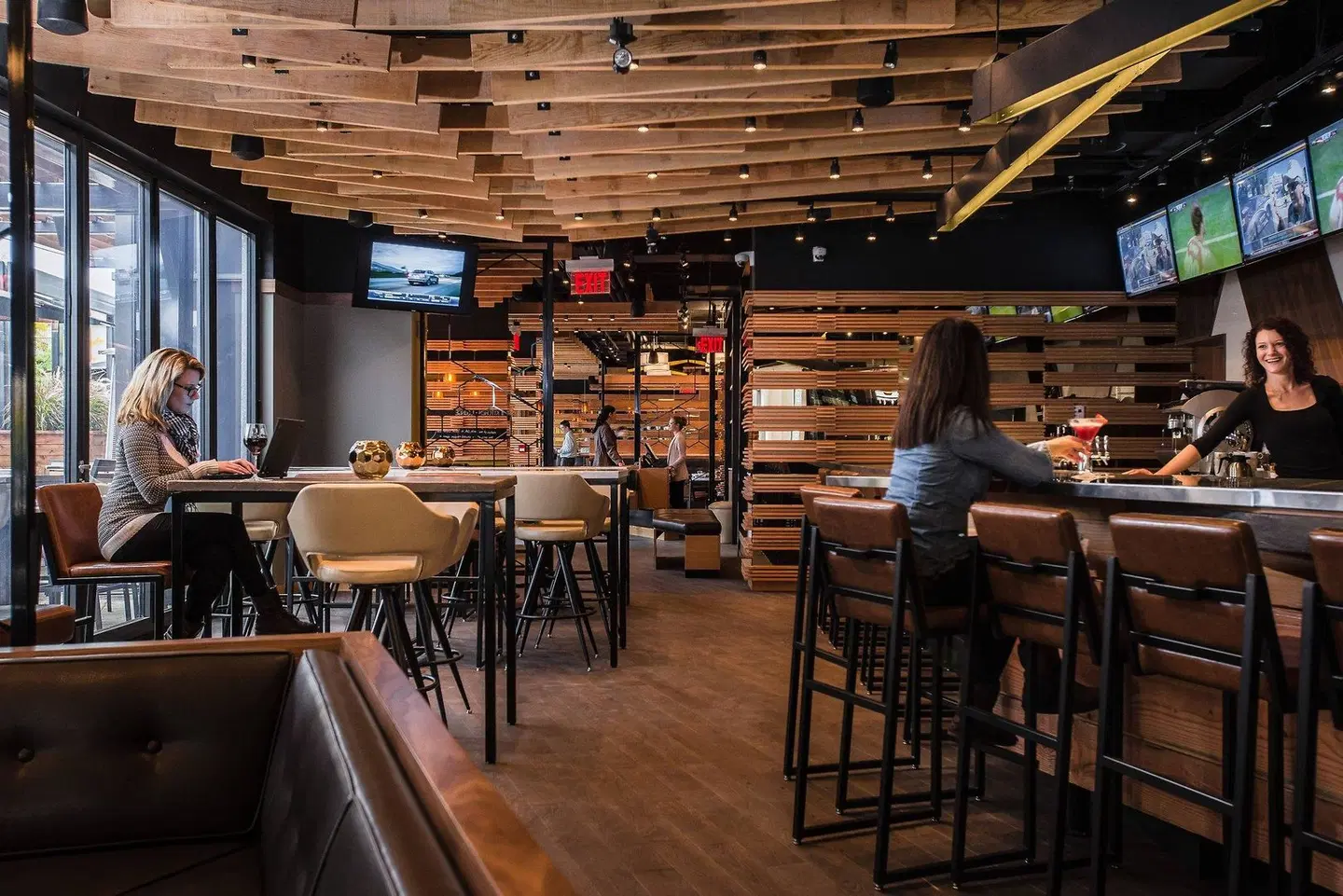 Delta Hotels by Marriott Waterloo Bar