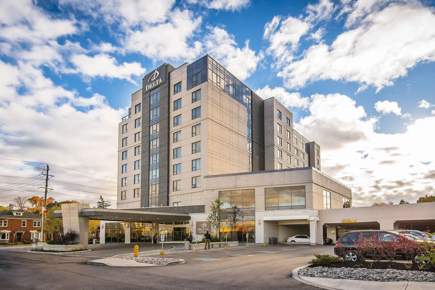 Delta Hotels by Marriott Waterloo EXTERIOR