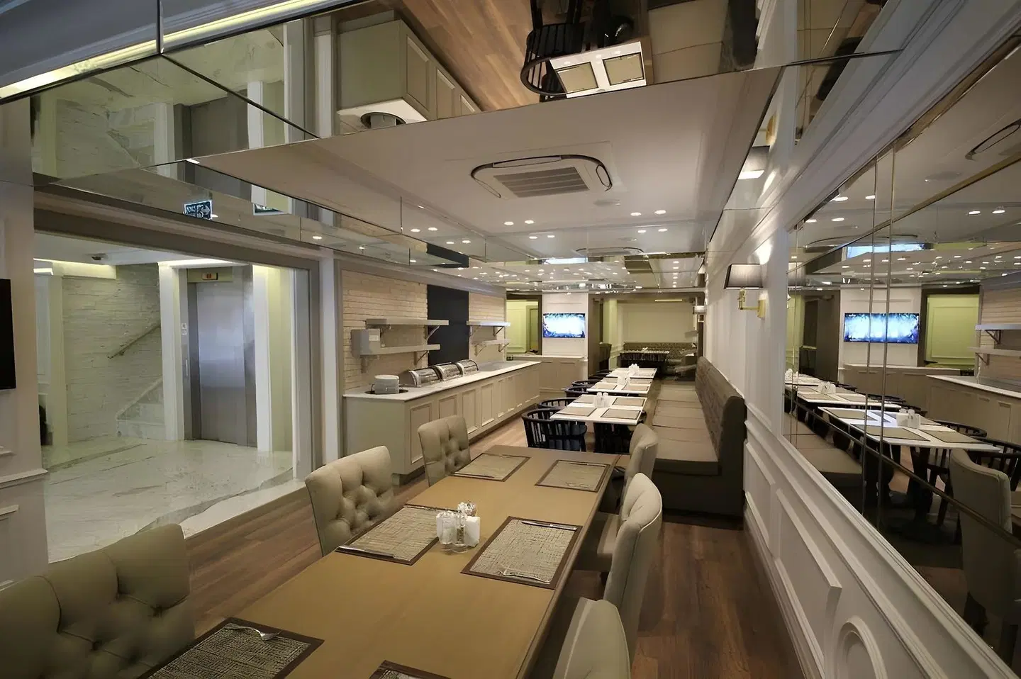 Mina Hotel Restaurant