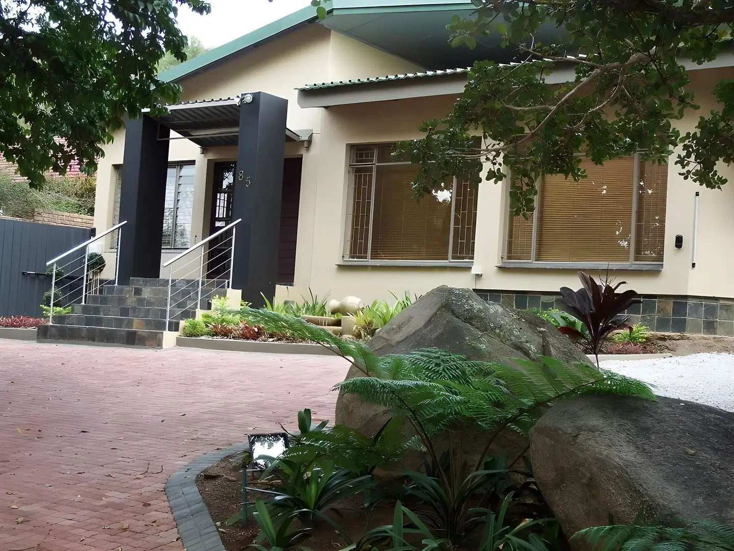 85 Ehmke Guesthouse EXTERIOR