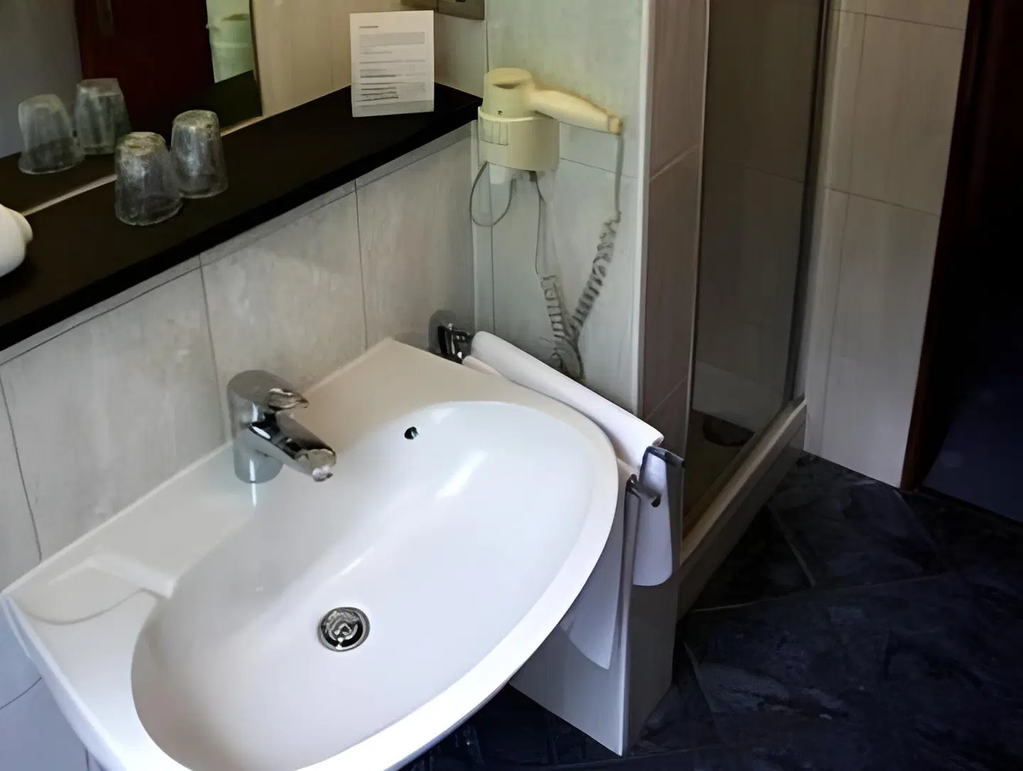 Hotel-Restaurant Peifer Badezimmer