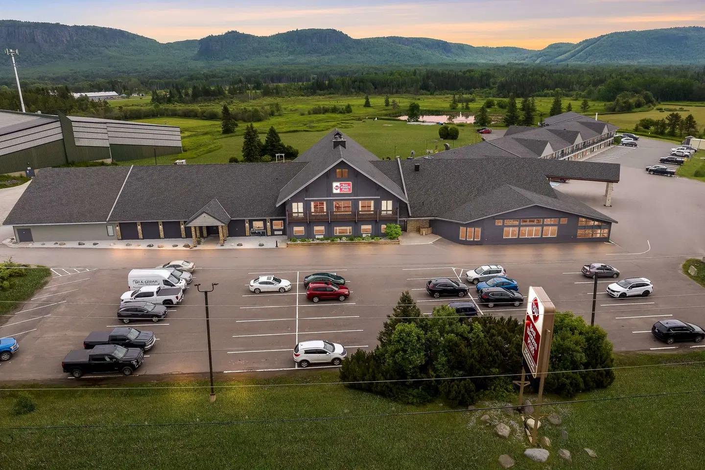 Best Western Plus NorWester Hotel & Conference Centre Garten
