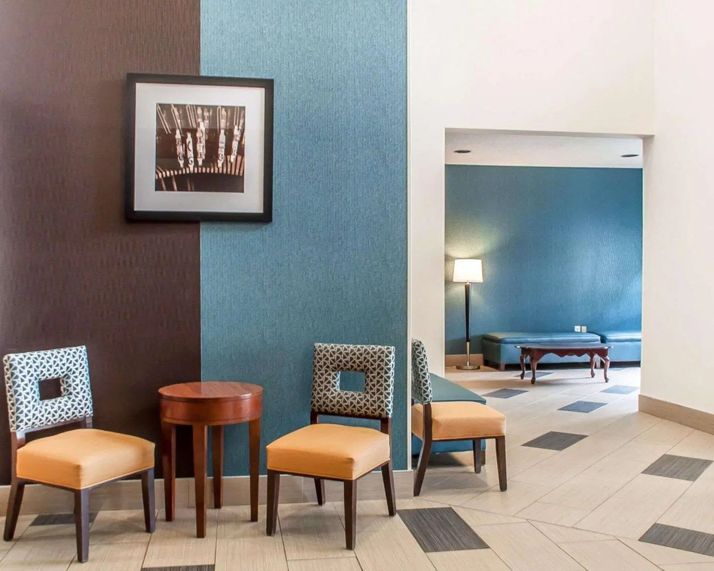 Comfort Inn & Suites LOUNGE_LOBBY