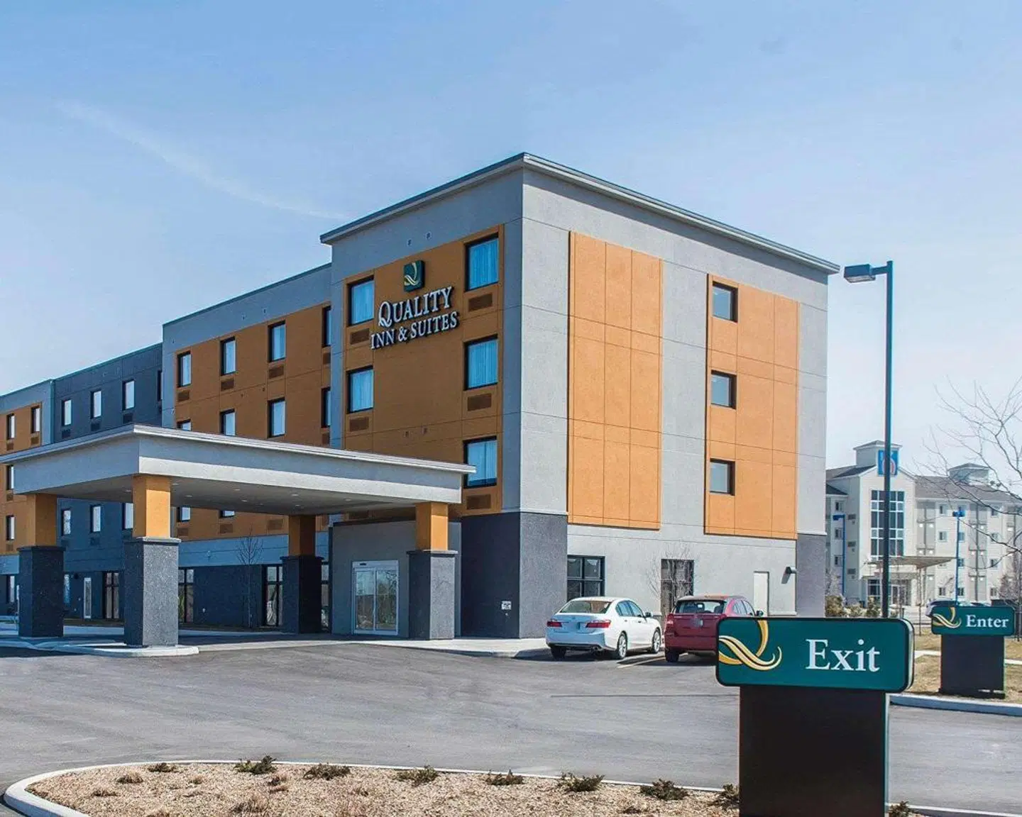 Quality Inn & Suites Kingston EXTERIOR