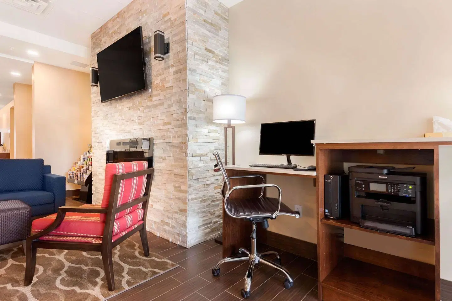 Comfort Inn & Suites ROOM_EXAMPLE