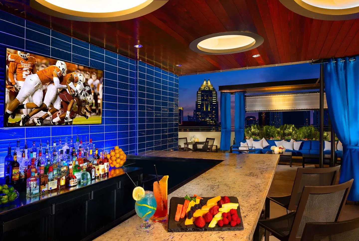 Hilton Austin Bar