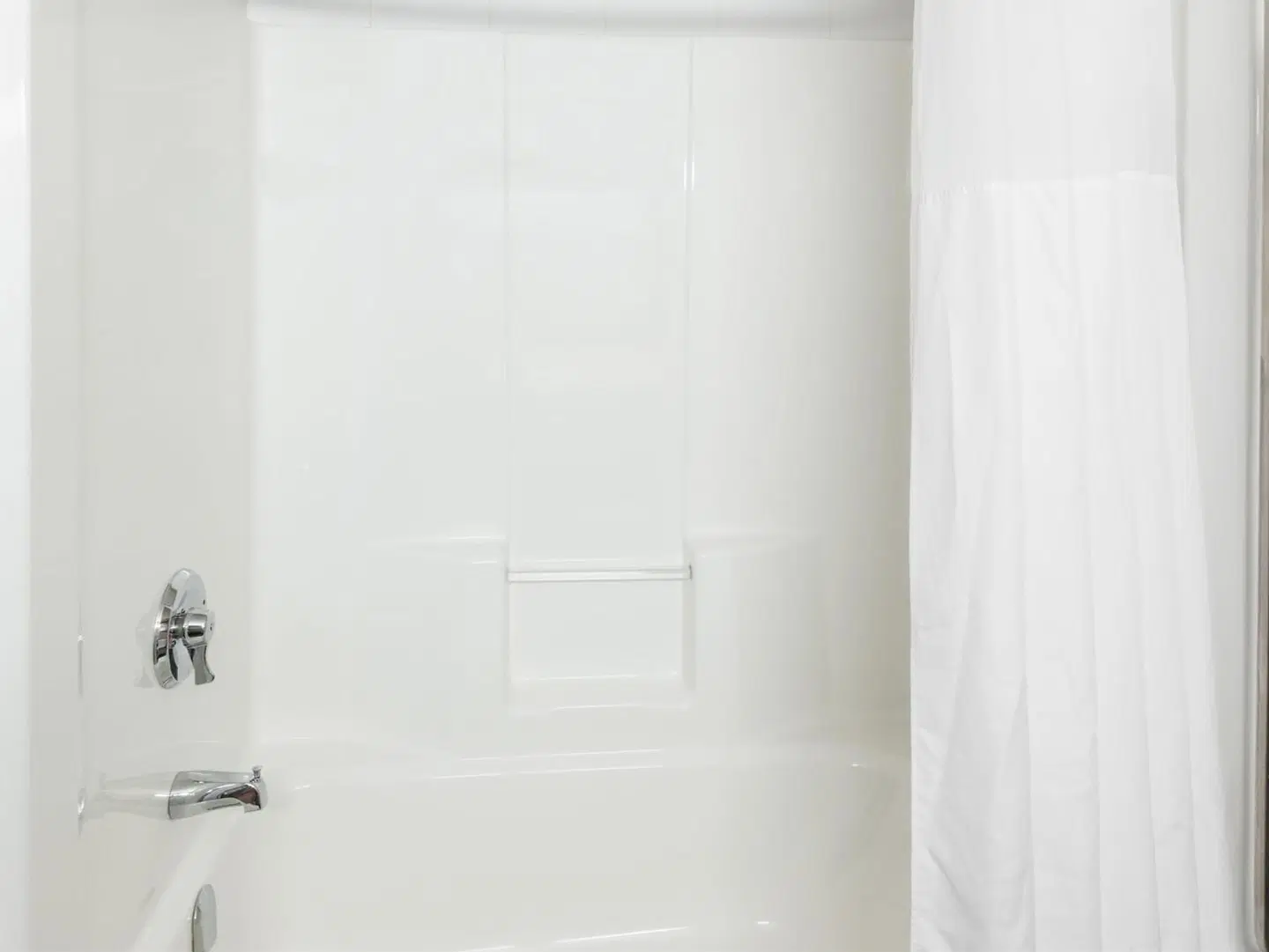 Ramada by Wyndham Moose Jaw Badezimmer