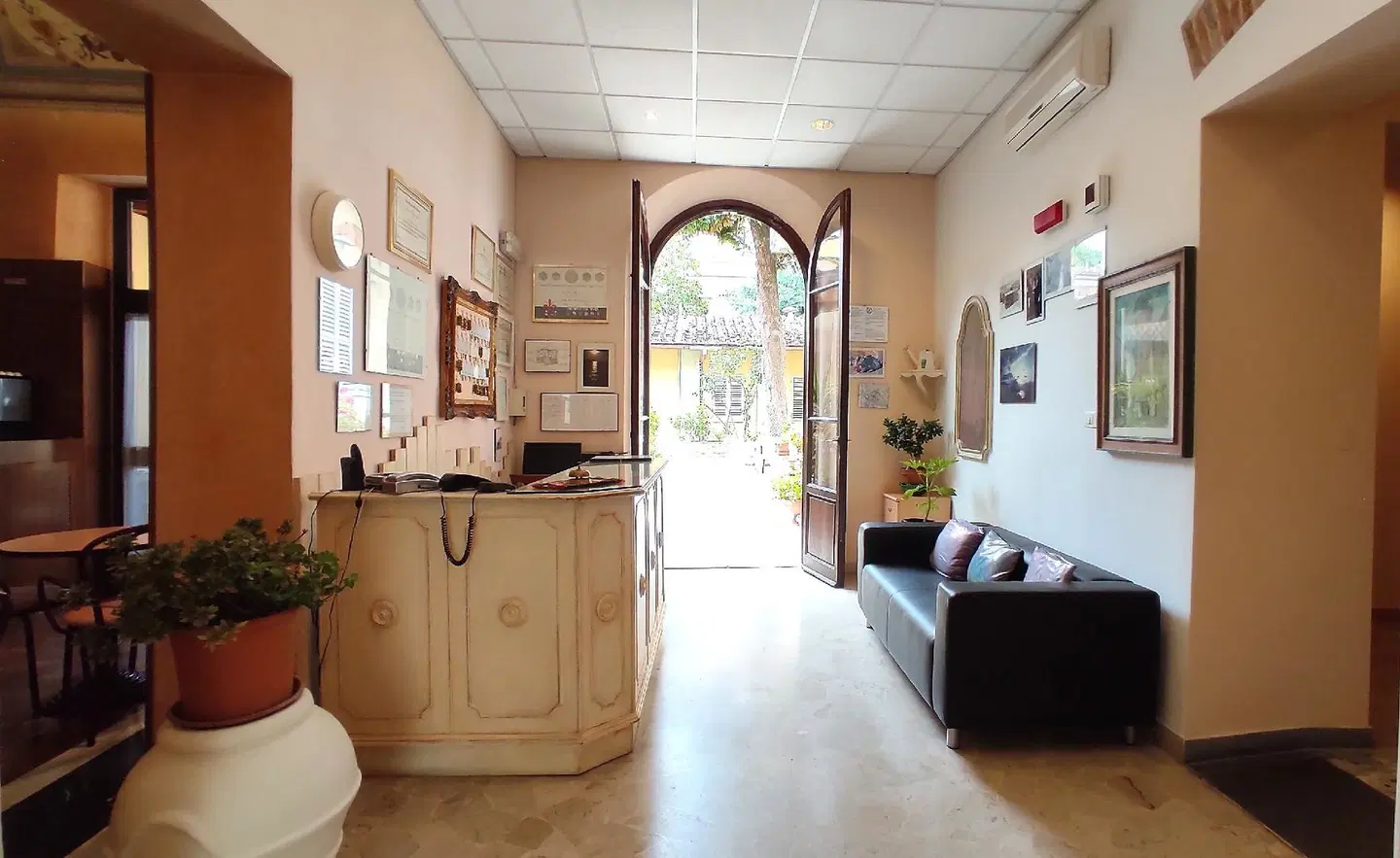 Rita Major LOUNGE_LOBBY