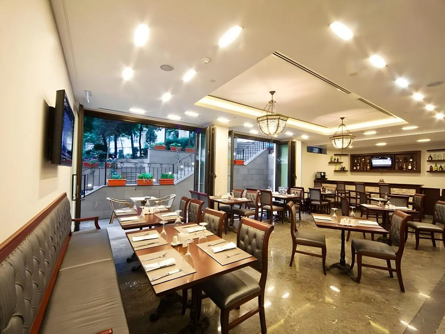 Recital Hotel Restaurant