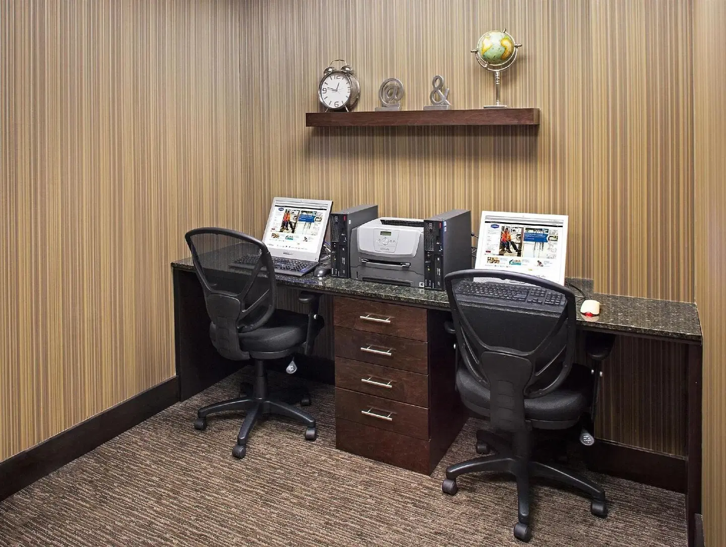 Hampton Inn & Suites by Hilton Toronto Airport ROOM_EXAMPLE