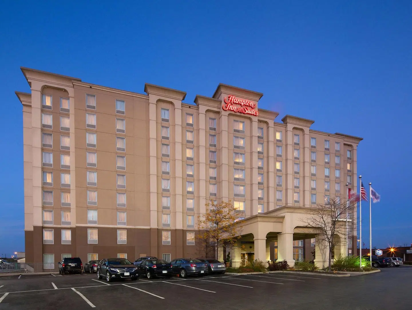 Hampton Inn & Suites by Hilton Toronto Airport EXTERIOR