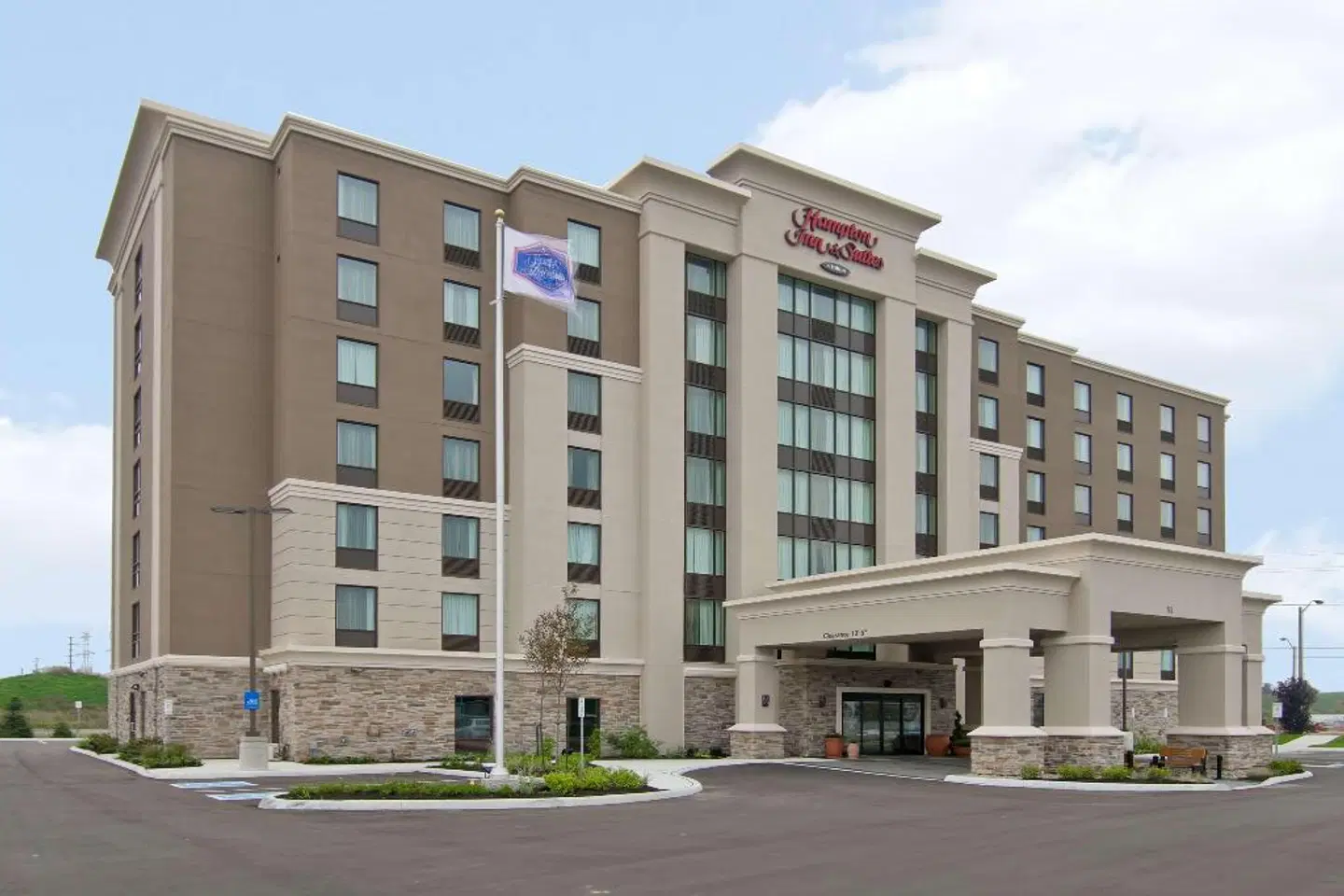Hampton Inn & Suites by Hilton Toronto Markham EXTERIOR