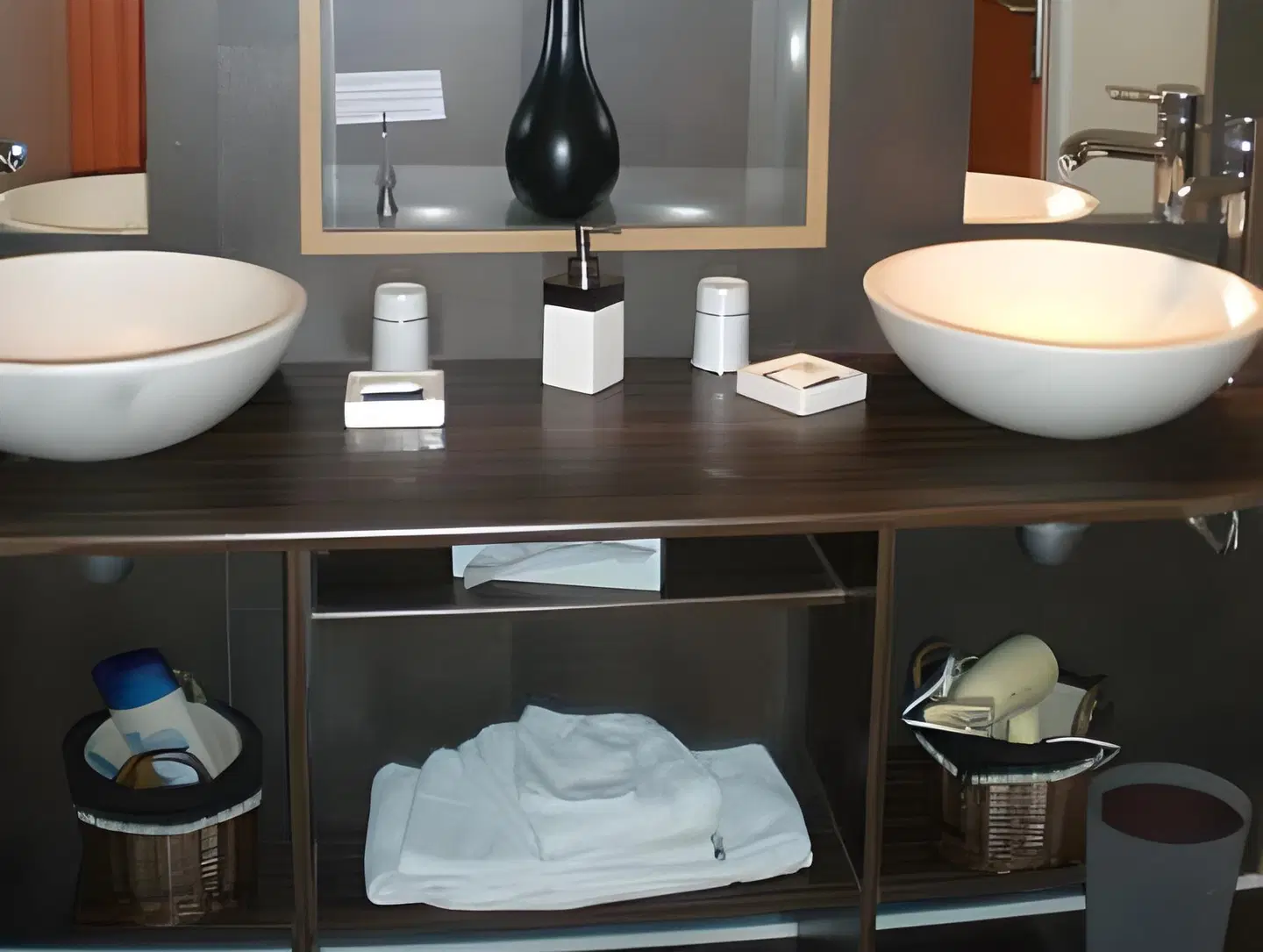 Hotel Au Coq Dort BATHROOM