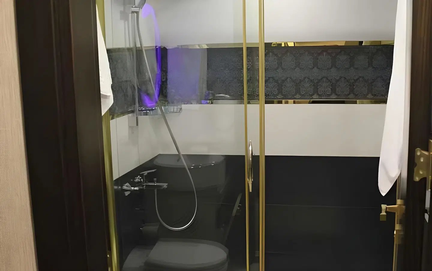 Palmiye Hotel Badezimmer