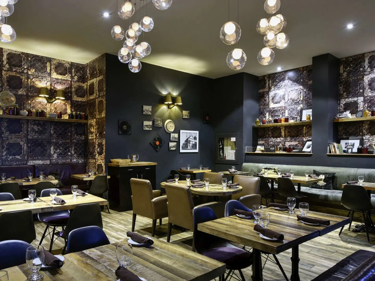 DoubleTree by Hilton Ottawa Downtown Bar