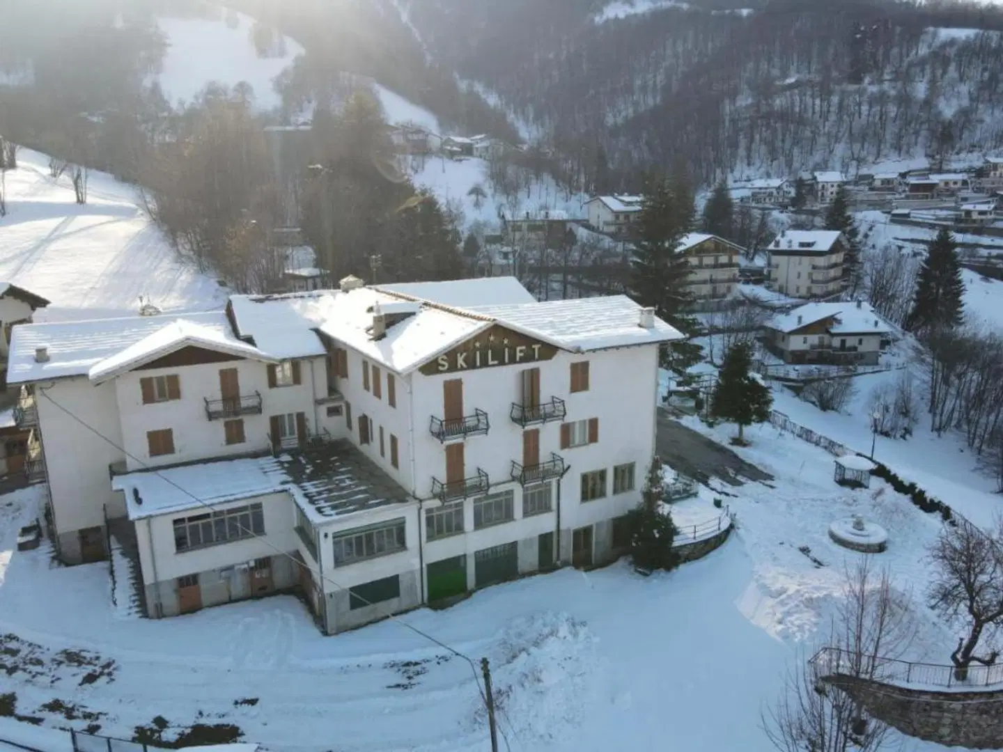 Skilift EXTERIOR