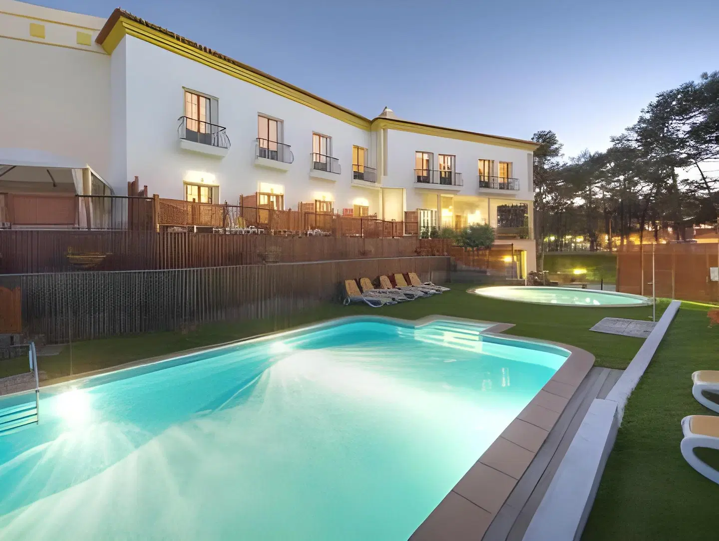 Dom Vasco OUTDOOR_POOL