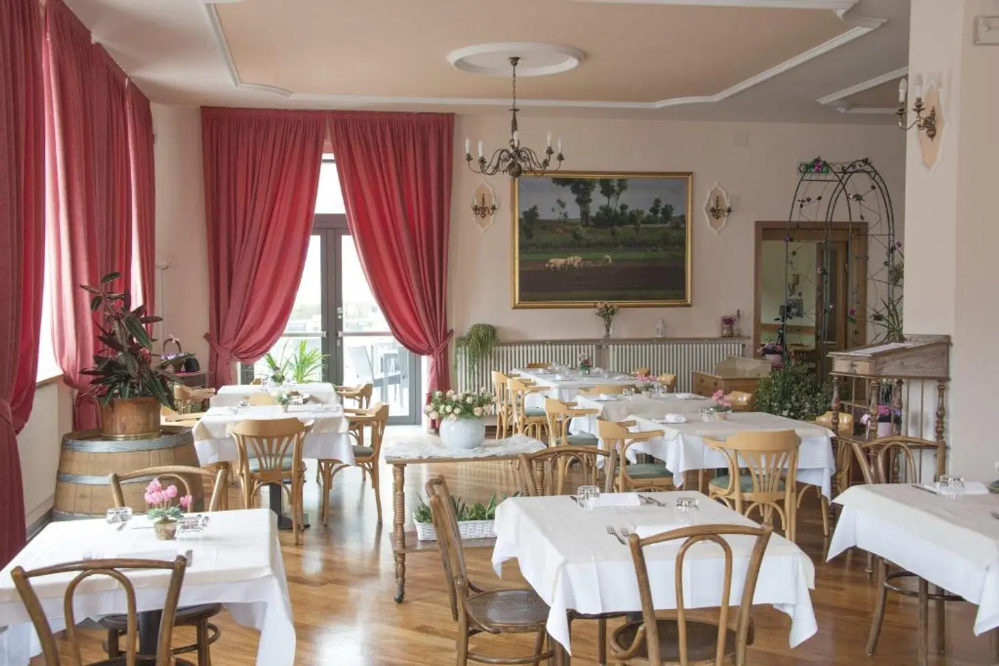 Du Lac Restaurant