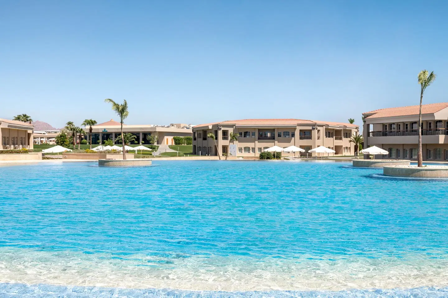 Pickalbatros Luxury Suites OUTDOOR_POOL