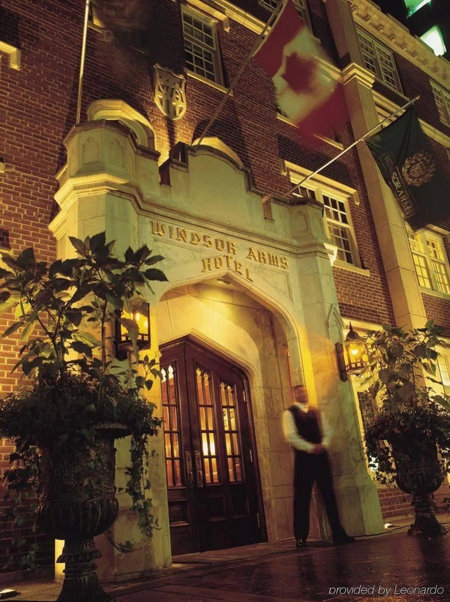 Windsor Arms Hotel EXTERIOR