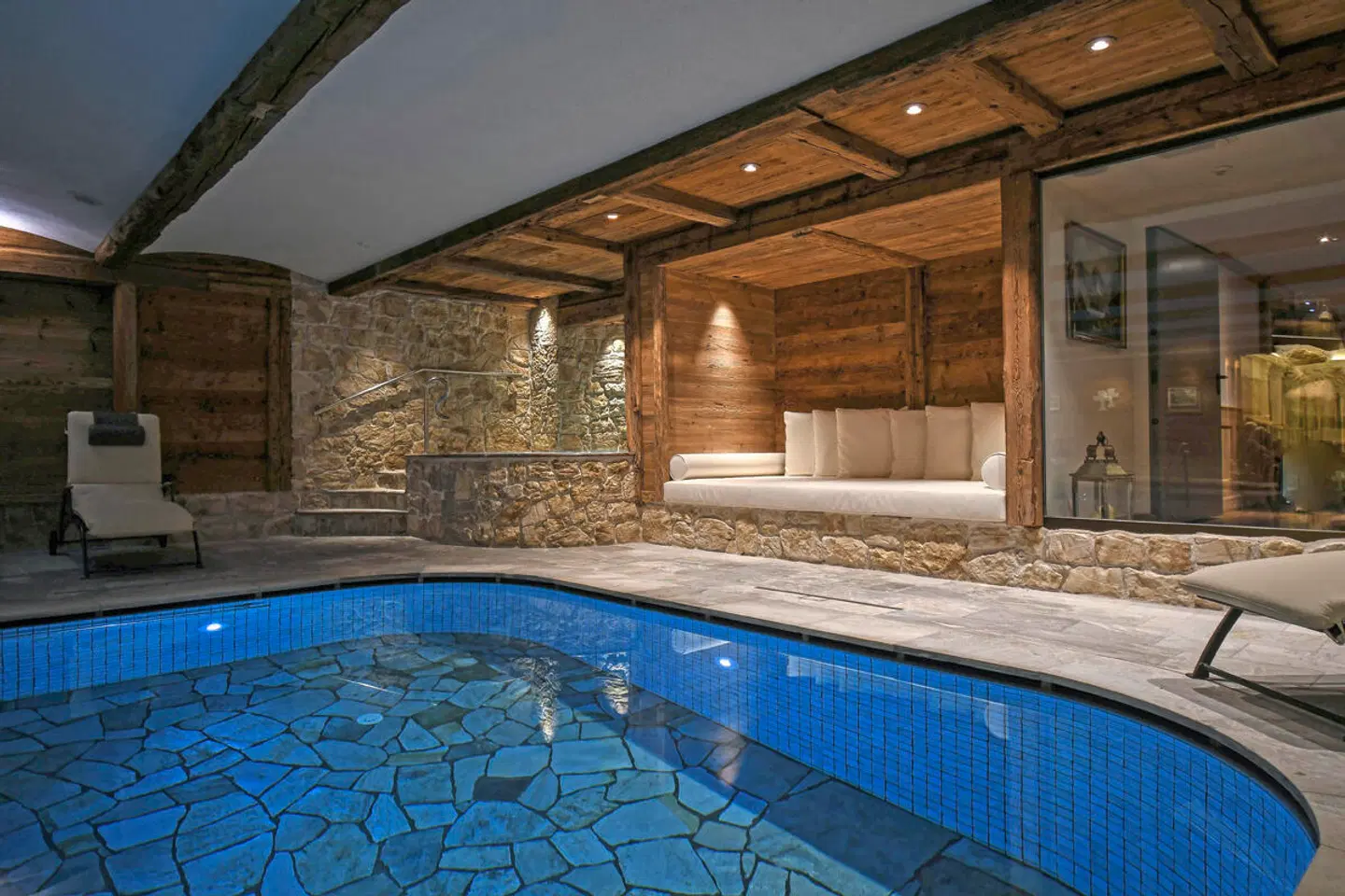 Tyrol Hallenbad
