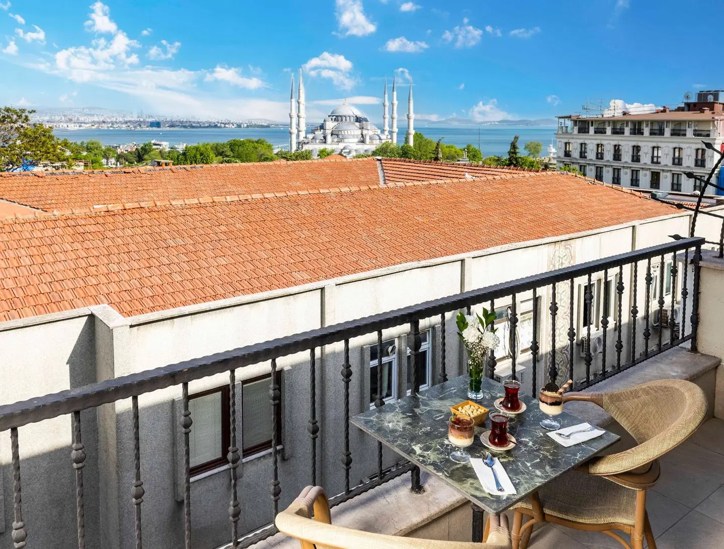 Rast Hotel Terrasse